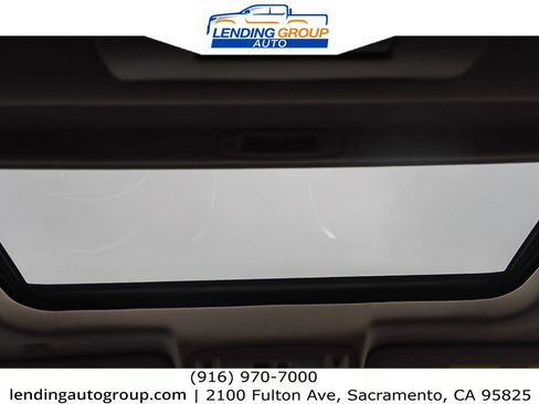 Used 2019 Cadillac Escalade Premium Luxury image 15