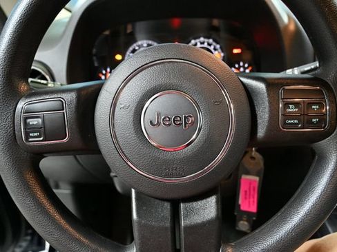 Used 2016 Jeep Patriot Sport FWD image 32