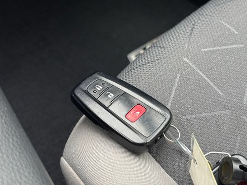 Used 2023 Toyota RAV4 XLE AWD/4WD image 26