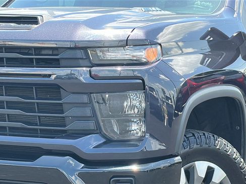 Used 2024 Chevrolet Silverado 2500 Custom w/ Custom Convenience Package AWD/4WD image 4