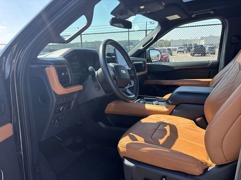 Certified 2024 Ford Expedition Max Platinum image 4