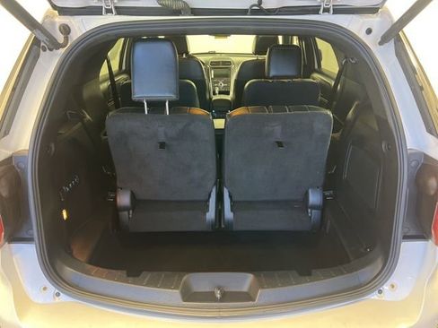 Used 2017 Ford Explorer Platinum image 14