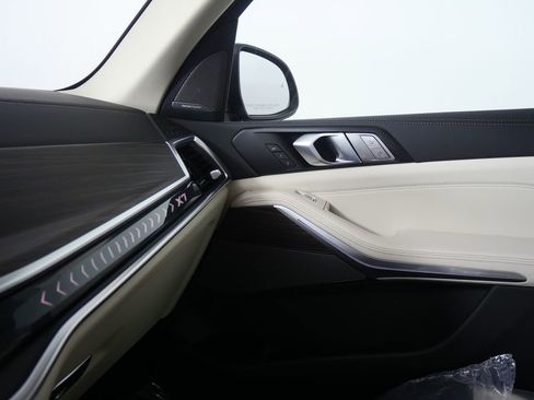 Used 2026 BMW X7 xDrive40i image 26