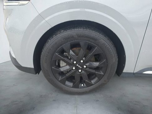 Used 2023 Kia Carnival SX Prestige FWD image 17