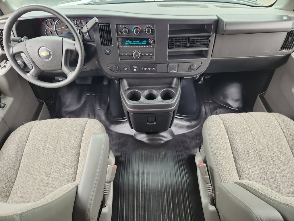 Used 2025 Chevrolet Express 3500 LS RWD image 23