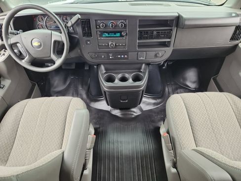 Used 2025 Chevrolet Express 3500 LS RWD image 23