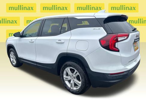 Used 2024 GMC Terrain SLE AWD/4WD image 12