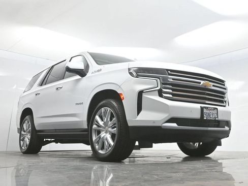 Used 2022 Chevrolet Tahoe High Country w/ Premium Package 2 AWD/4WD image 66