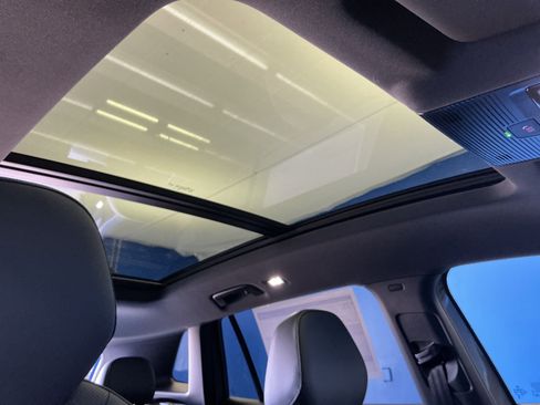 New 2026 Volkswagen Tiguan SE R-Line image 24