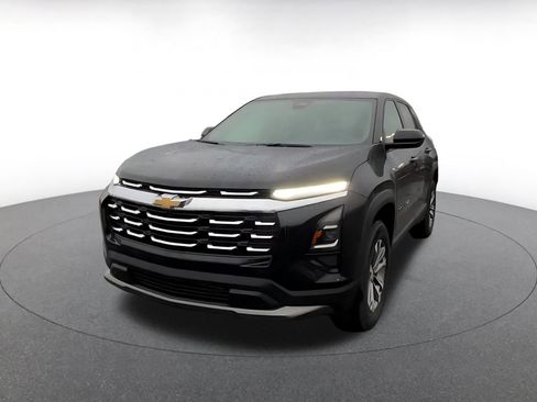 Used 2025 Chevrolet Equinox LT image 7