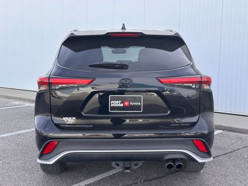 Used 2021 Toyota Highlander XSE image 4