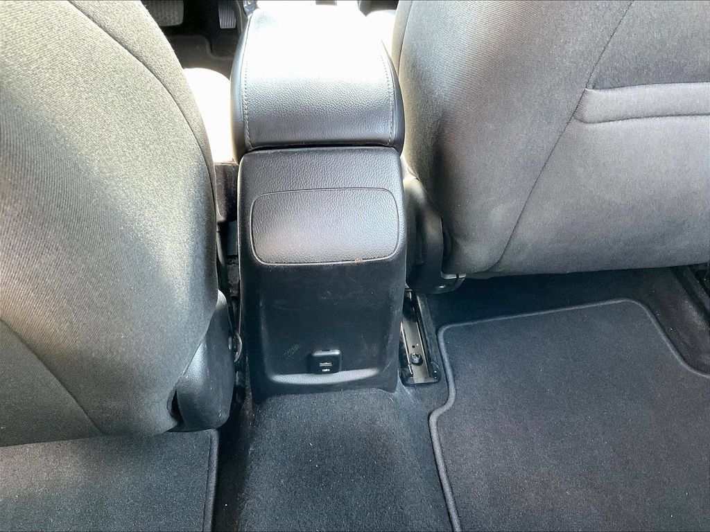 Used 2017 Chevrolet Cruze LT w/ Convenience Package FWD image 10
