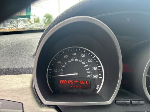 Used 2004 BMW Z4 2.5i RWD image 6