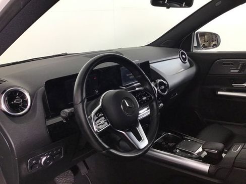 Used 2023 Mercedes-Benz GLA 250 4MATIC image 8