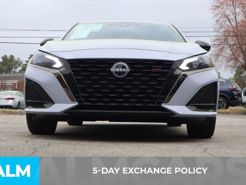 Used 2025 Nissan Altima 2.5 SR FWD image 4