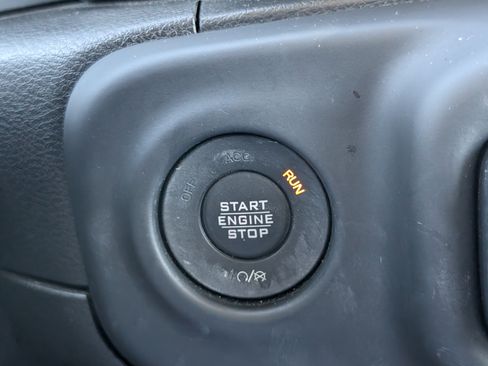 Used 2019 Jeep Wrangler Unlimited Sport S AWD/4WD image 21