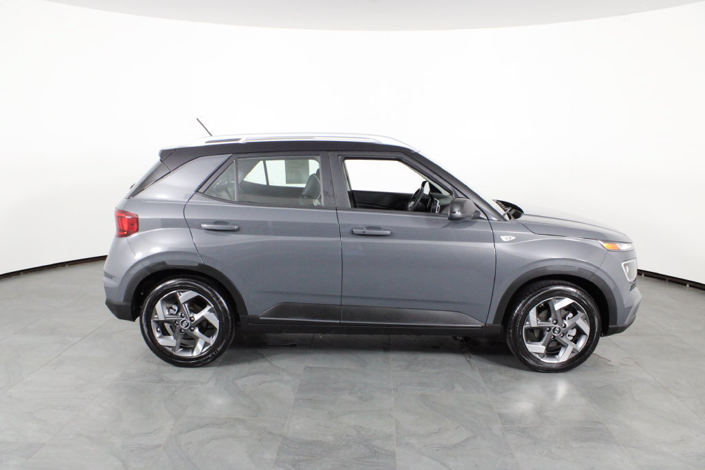 Certified 2026 Hyundai Venue SEL FWD image 12