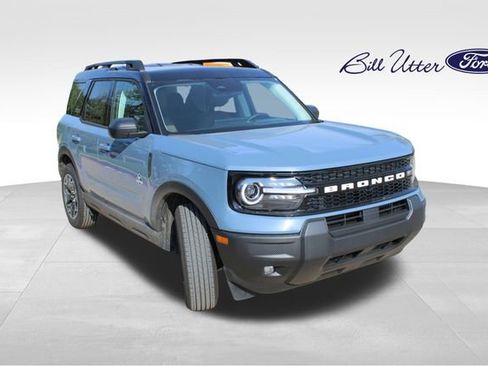 New 2025 Ford Bronco Sport Outer Banks image 2