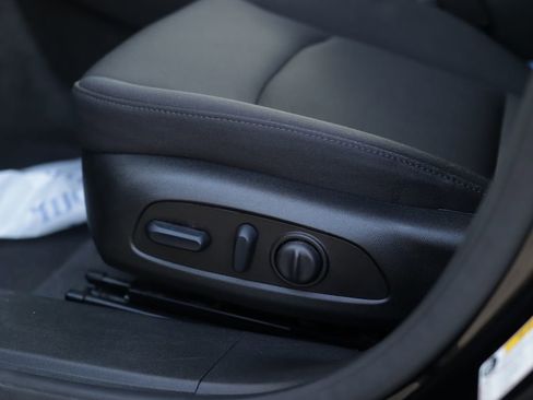 Used 2025 Chevrolet Malibu LT FWD image 19