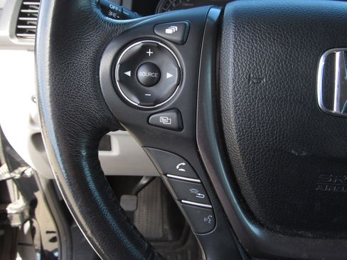 Used 2017 Honda Pilot EX-L image 25