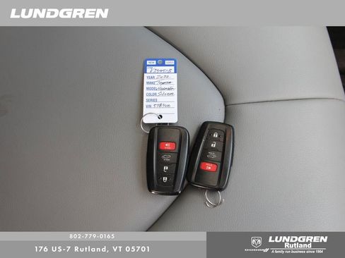 Used 2022 Toyota Highlander XLE image 33