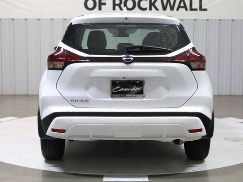 New 2025 Nissan Kicks Play S w/ Interior Electronics Package image 5