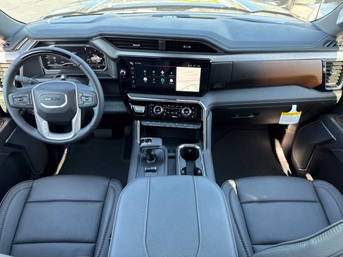 Used 2025 GMC Sierra 1500 Denali AWD/4WD image 18