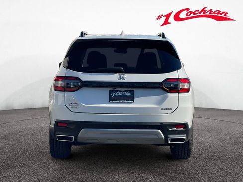 Used 2024 Honda Pilot Touring image 29