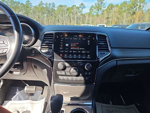 Used 2022 Jeep Grand Cherokee Limited w/ Trailer Tow Group IV image 22