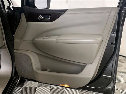 Used 2015 Nissan Quest SV FWD image 23