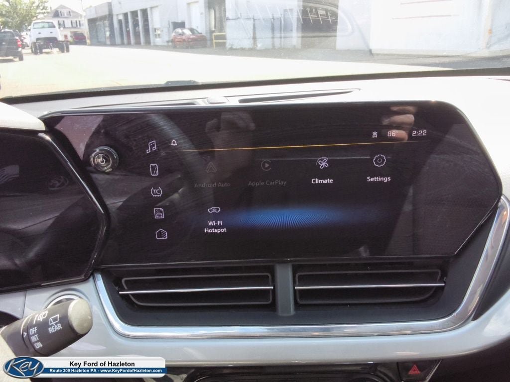 Used 2025 Chevrolet Trax LT FWD image 34