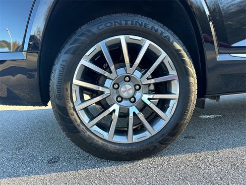 New 2026 GMC Terrain Denali w/ LPO, Floor Liner Package image 18