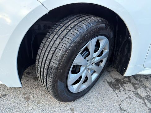 Used 2020 Toyota Corolla LE FWD image 23