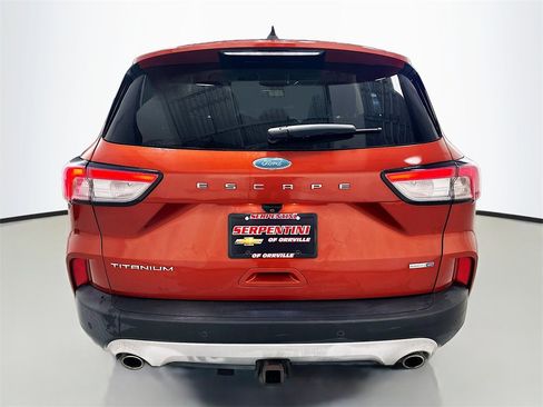 Used 2020 Ford Escape Titanium image 7