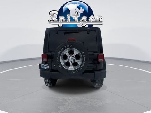 Used 2018 Jeep Wrangler Unlimited Sahara image 8