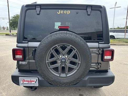 Used 2024 Jeep Wrangler Sport AWD/4WD image 6