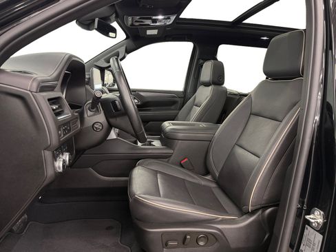 Used 2023 GMC Yukon SLT w/ SLT Premium Package AWD/4WD image 9
