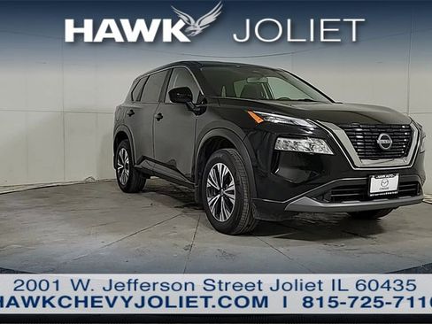Used 2023 Nissan Rogue SV image 2