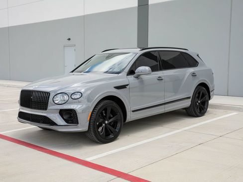 Used 2023 Bentley Bentayga Extended Wheelbase AWD/4WD image 4
