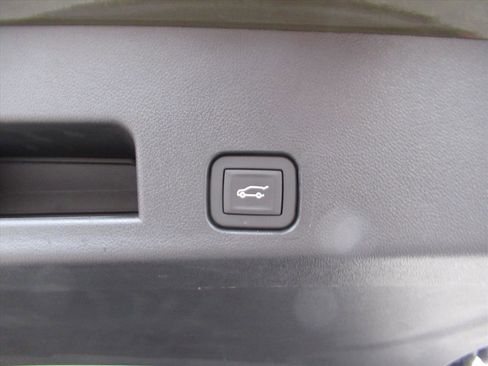 Used 2025 GMC Acadia AT4 image 31