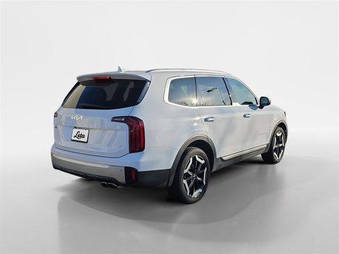 Used 2023 Kia Telluride S w/ S Sunroof Package image 4