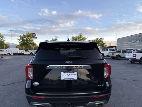 Used 2022 Ford Explorer King Ranch w/ Technology Package image 6