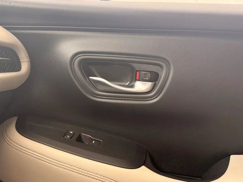 Used 2023 Honda HR-V LX image 25