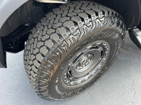 New 2025 Ford Bronco Outer Banks w/ Sasquatch Package image 13