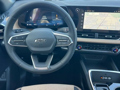 New 2026 Chevrolet Equinox ACTIV AWD/4WD image 11