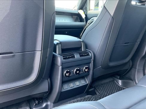 New 2026 Land Rover Defender 110 OCTA AWD/4WD image 24