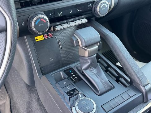 Certified 2025 Toyota Tacoma SR5 image 21