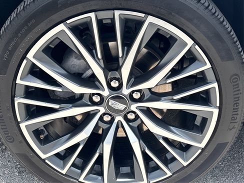 Certified 2024 Cadillac XT4 Sport FWD image 15
