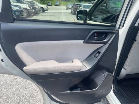 Used 2015 Subaru Forester 2.5i Premium w/ All-Weather Package AWD/4WD image 21