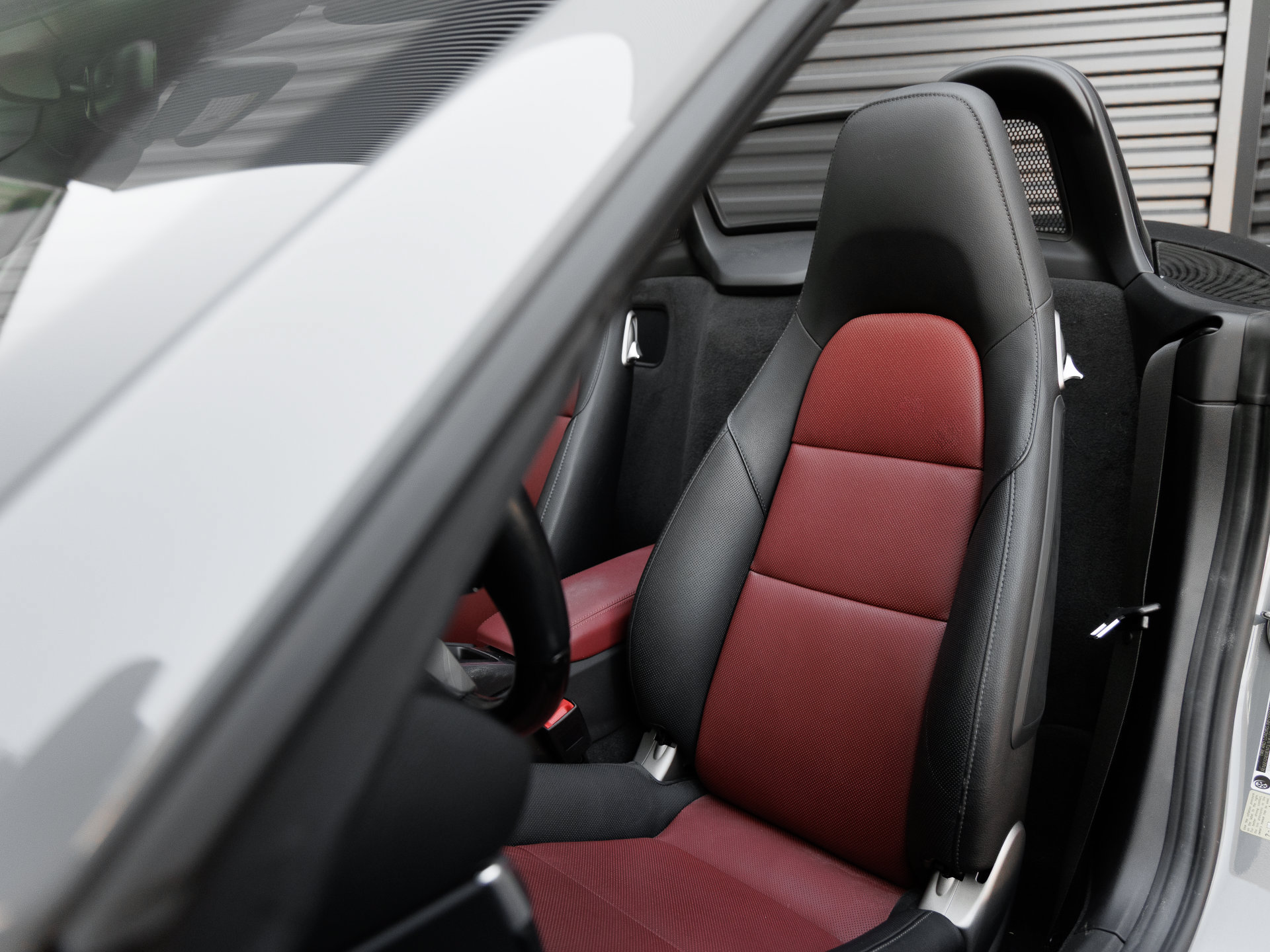 Certified 2025 Porsche 718 Boxster S RWD image 5